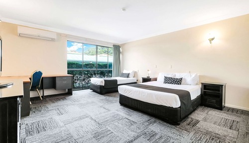 Standard Room, Multiple Beds, Non Smoking