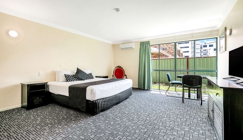 Standard Room, 1 King Bed, Non Smoking