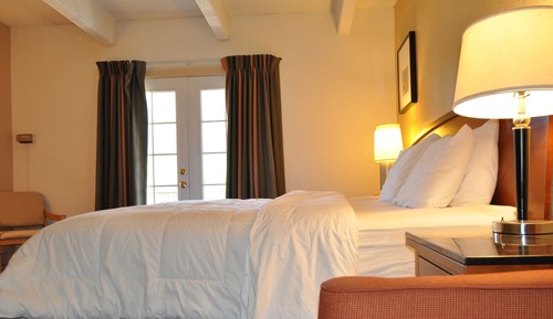 Deluxe Single Room, 1 King Bed, Balcony, Mountain View