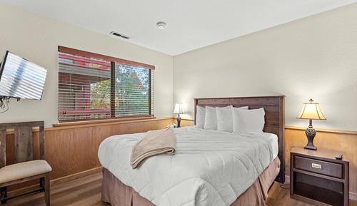 Standard Condo, 2 Bedrooms, Fireplace