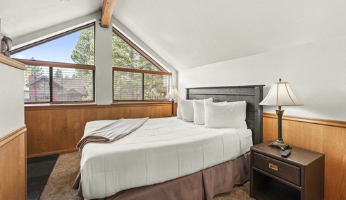 Standard Loft, 1 Queen Bed, Non Smoking, Fireplace