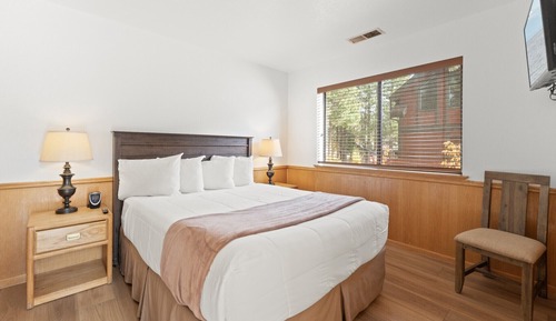 Standard Condo, 2 Bedrooms, Fireplace