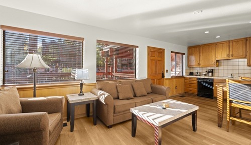 Standard Condo, 1 Queen Bed, Fireplace