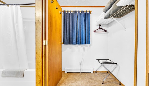 Deluxe Room – Handicap Accessible Standard