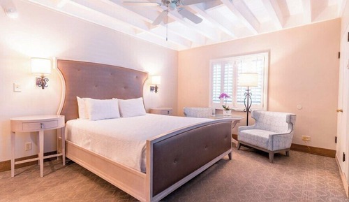 Standard Room, 1 King Bed