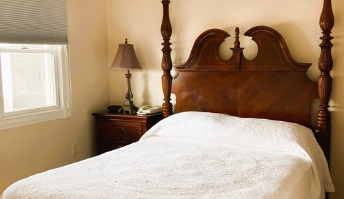 Premium Suite, 1 Queen Bed with Sofa bed, Private Bathroom, Partial Ocean View (1 Bdrm. Suite)