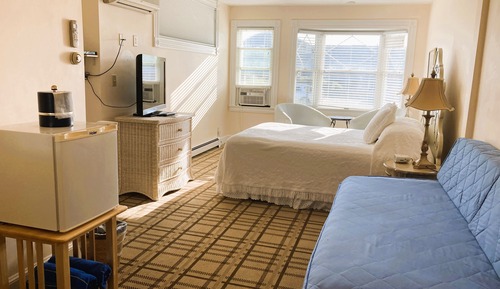 Standard Triple Room, Private Bathroom, Partial Sea View (Room 112)
