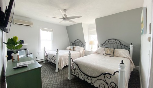 Panoramic Quadruple Room, Private Bathroom, Ocean View (Room 203)