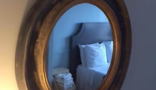 Guestroom Double Full( 1 full bed, Shared Bathroom)