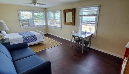 Exclusive Suite, Private Bathroom, Bay View