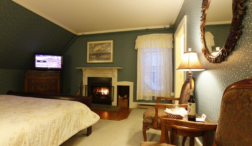 Deluxe Room, 1 King Bed, Fireplace, Mountainside