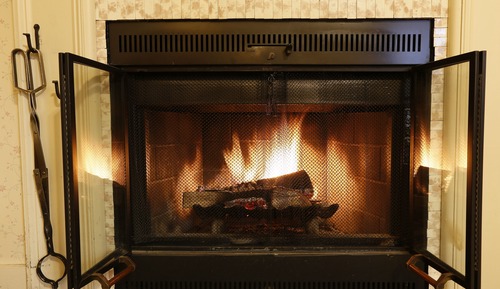 Deluxe Room, 1 Queen Bed, Fireplace, Mountainside