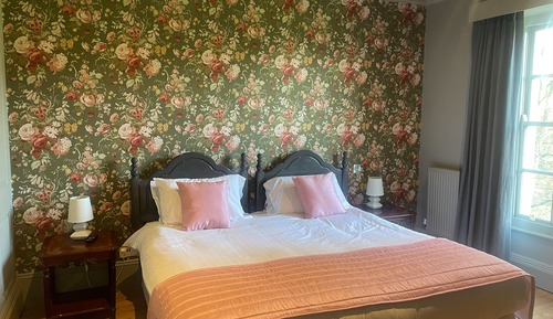 Deluxe Suite, Garden View