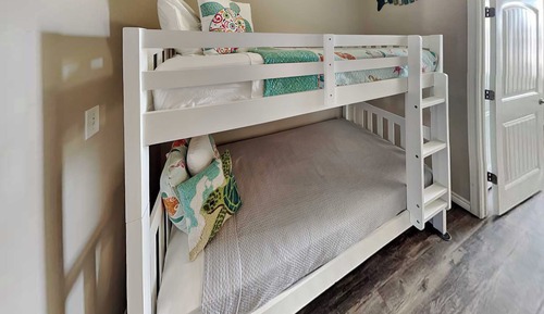 Studio (3 Bedrooms)