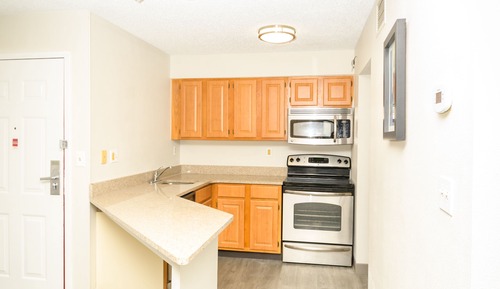 Classic Studio Suite, 1 Queen Bed with Sofa bed, Non Smoking, Kitchenette