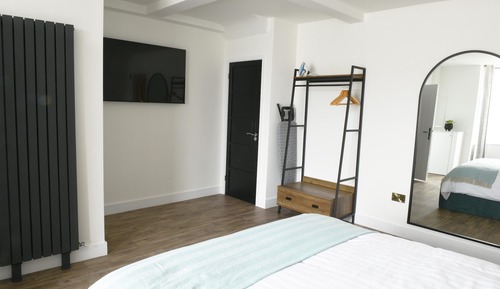 Luxury Studio Suite, 1 King Bed, Non Smoking, Ground Floor