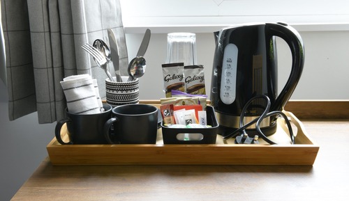 Luxury Studio Suite, 1 King Bed, Non Smoking, Private Bathroom