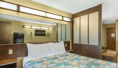 Deluxe Room, 1 Queen Bed, Non Smoking
