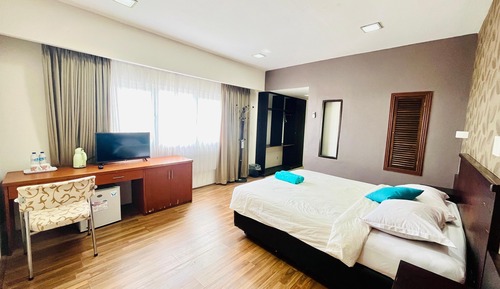 Deluxe Double or Twin Room