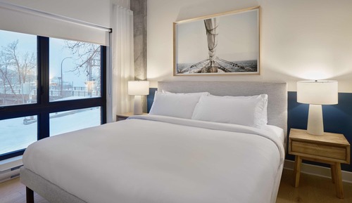 103 - One Bedroom Suite, King Bed and Marina View