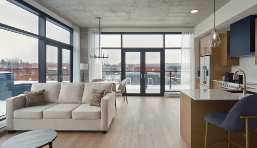 401 - 4th Floor One Bedroom Ste Queen Bed Main St. panoram