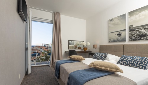 Classic twin room, sea side, balcony