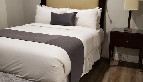 Suite #7 - 18