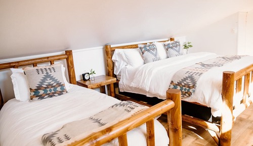 Family Room, Multiple Beds, Non Smoking, Mountain View