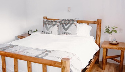 Standard Double Room, 1 Queen Bed, Non Smoking, Shared Bathroom