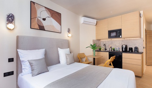 Deluxe Studio, City View