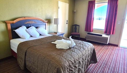 Superior Room, 1 King Bed, Accessible Bathtub, Non Smoking