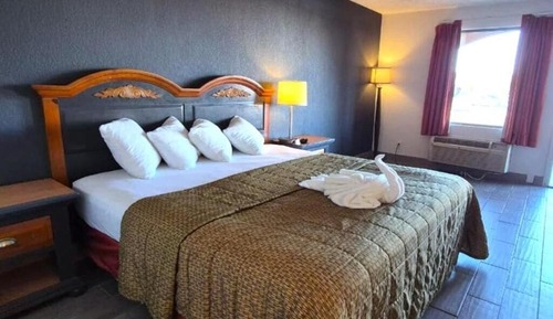 Standard Room, 1 King Bed, Non Smoking