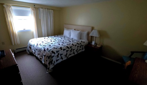 Apartment, 1 King Bed, Pets Not Allowed, Garden View (Small King 2nd Floor)