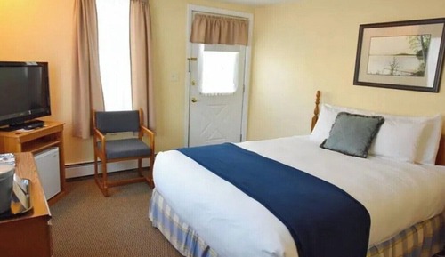 Apartment, 1 Queen Bed, Pets Not Allowed, Garden View (Single Queen 2nd Floor)
