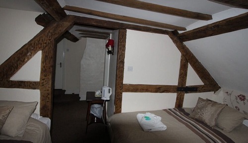 Suite, Ensuite (2 Doubles and 1 Single)