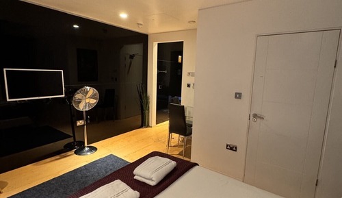 Luxury Penthouse, Private Bathroom (Heather Terrace)