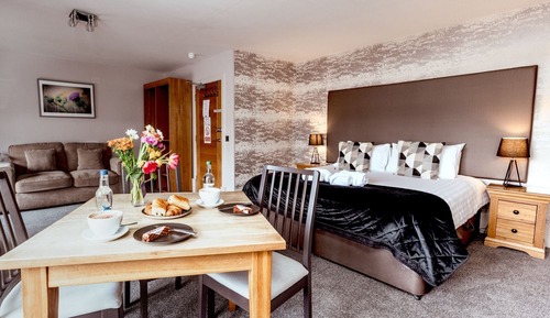 Family Studio, Ensuite (Thistle)