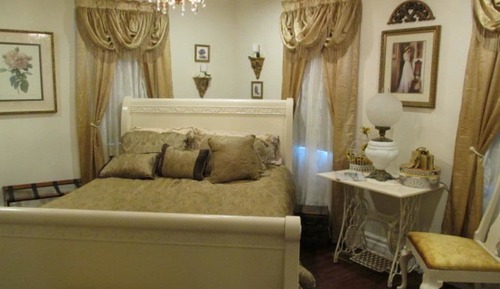 Romantic Room, 1 Queen Bed, Jetted Tub