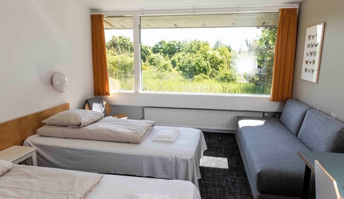 Twin with Single Sofa