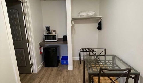 Standard Room, 1 Queen Bed, Refrigerator & Microwave, Ground Floor