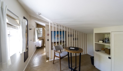 Classic Room, Attic