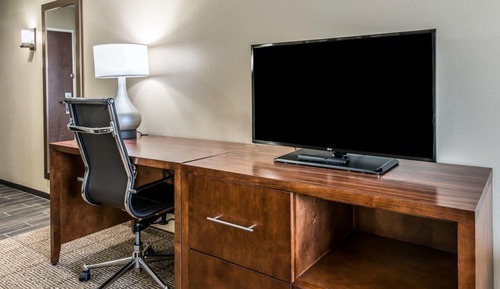 Suite, 1 King Bed with Sofa bed, Accessible, Non Smoking (Accessible Tub)