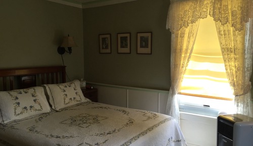 1 Queen Bed Room, Room #8 (NO Pets)