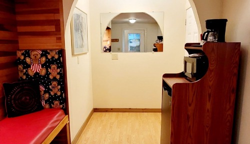 Glacier Room (NO Pets)