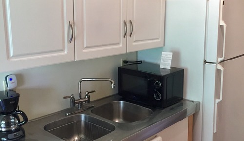 Basic Room, 1 Queen Bed