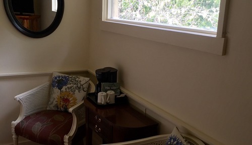 1 Queen Bed, Room #2 (NO Pets)