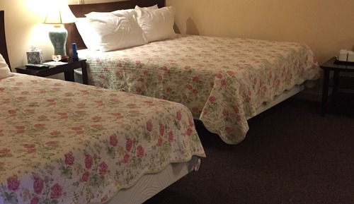 2 Queen Beds, Room #18 (NO Pets)