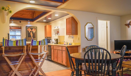 Skyline Suite (NO Pets, Breakfast NOT Inc)