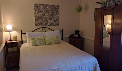 1 Queen Bed, Room #1 (NO Pets)