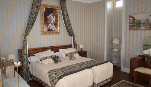 Deluxe Suite, Private Bathroom, Garden View (2)